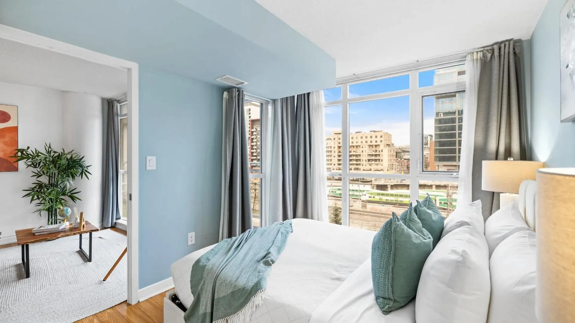 Apartment City Gem Near The Rogers Centre & Top Attractions Toronto