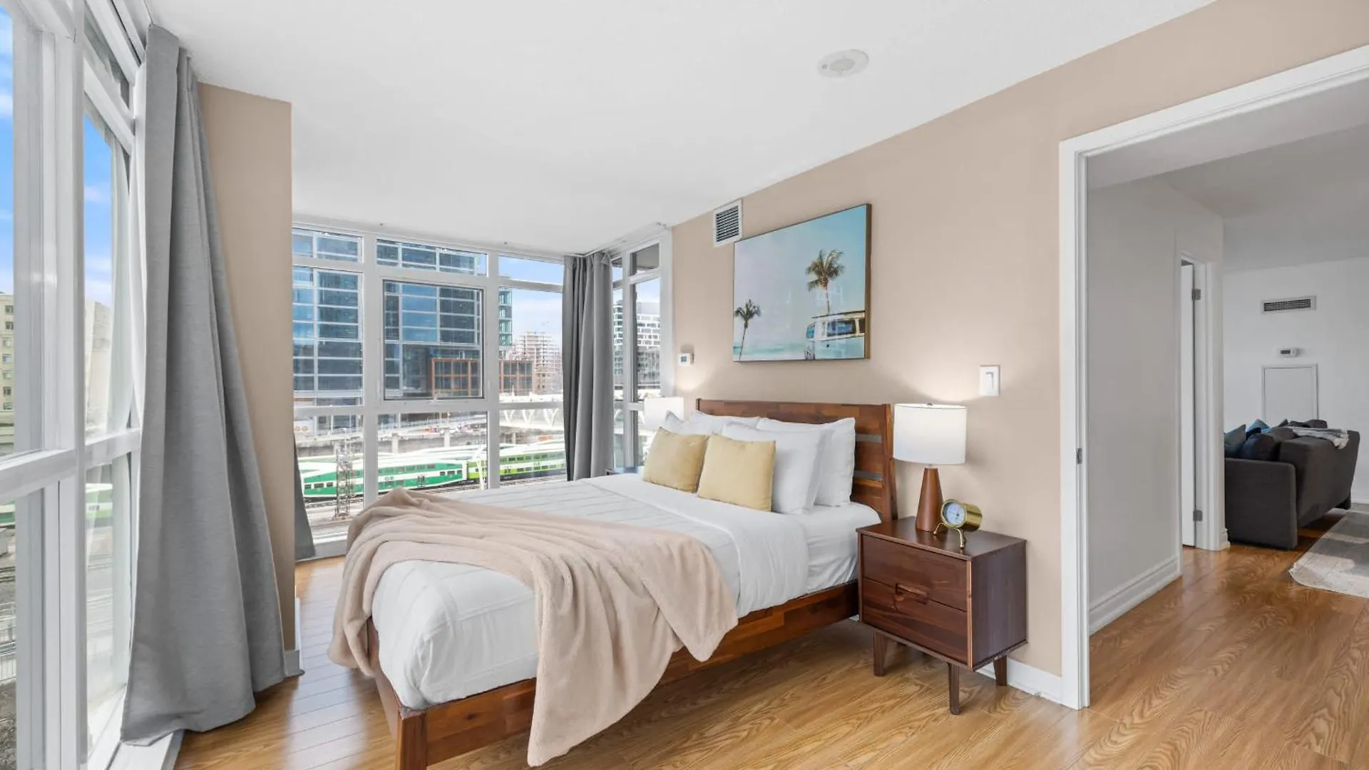 Apartment City Gem Near The Rogers Centre & Top Attractions Toronto